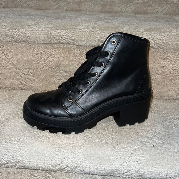 *SOLD* H&M Black Combat Boots - Picture 1 of 3